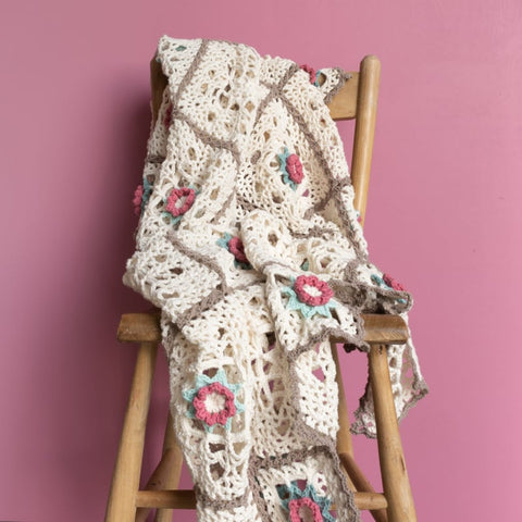 Haakpakket | Yarn and Colors | Romantic Throw
