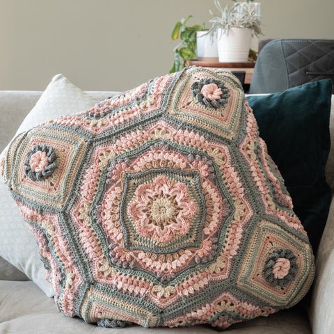 Haakpakket | CAL Yarn and Colors 2022 | Island Stroll Pillow