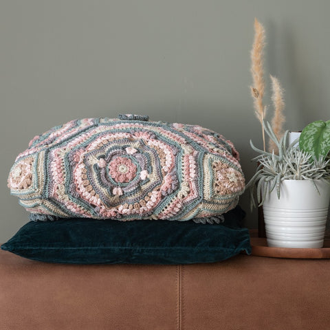 Haakpakket | CAL Yarn and Colors 2022 | Island Stroll Pillow