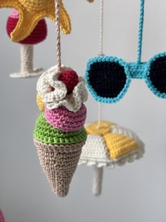 Haakpakket| FienCrochet | Mobiel Sunny seaside