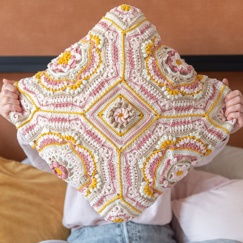 Haakpakket | CAL Yarn and Colors 2022 | Island Stroll Pillow